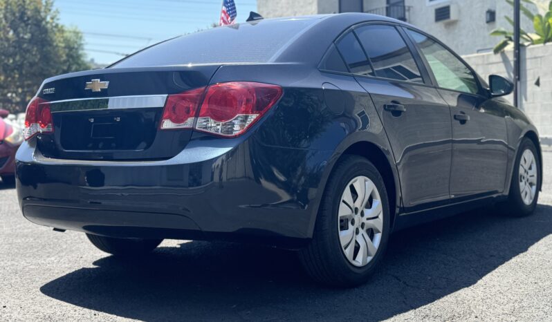 
								2014 Chevrolet Cruze LS Sedan 4D full									