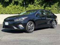 
										2023 Kia Forte LXS Sedan 4D full									