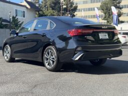 
										2023 Kia Forte LXS Sedan 4D full									