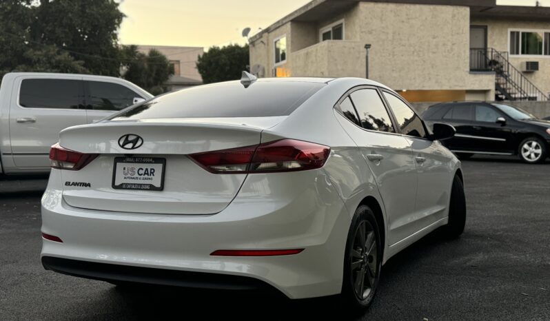 
								2018 Hyundai Elantra SEL Sedan 4D full									