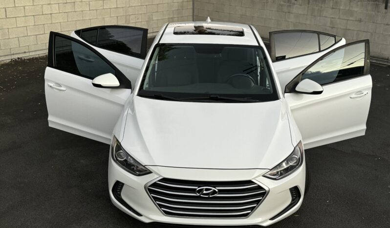 
								2018 Hyundai Elantra SEL Sedan 4D full									