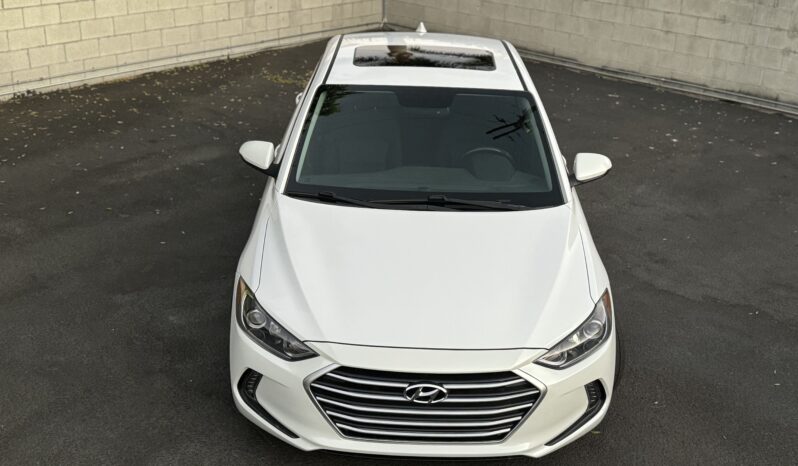 
								2018 Hyundai Elantra SEL Sedan 4D full									