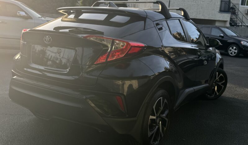 
								2018 Toyota C-HR XLE Sport Utility 4D full									