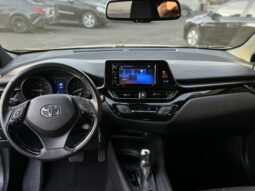 
										2018 Toyota C-HR XLE Sport Utility 4D full									